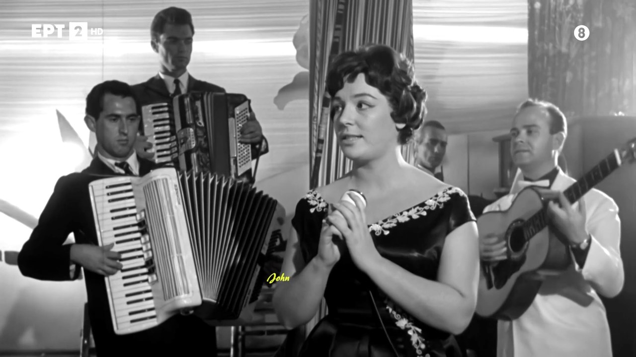 Στ' ακρογιάλι το μικρό - Νανά Μούσχουρη (Cine Video)