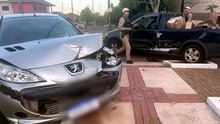 Colisão entre Fiat Strada e Peugeot deixa idosa ferida no Bairro São Cristóvão