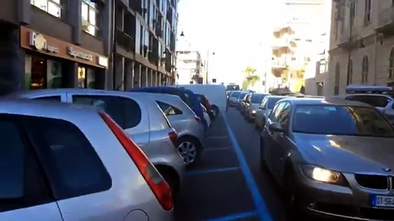 Cagliari, raccolta dei rfifiuti e disagi al traffico