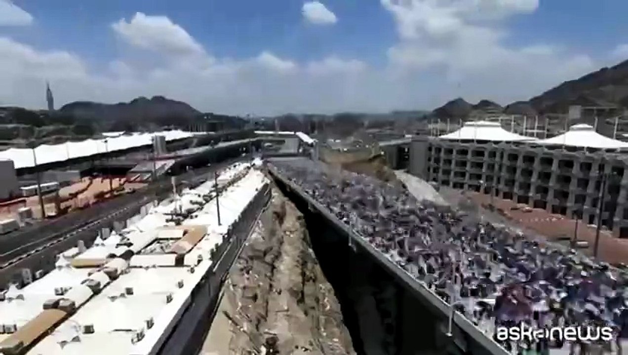 Pellegrinaggio islamici alla Mecca, l'impressionante time-lapse