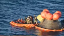 Astronautas de la nave Orion son rescatados en helicóptero tras el amerizaje