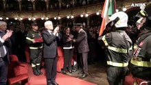 Mattarella consegna la medaglia d'oro al merito ai Vigili del fuoco