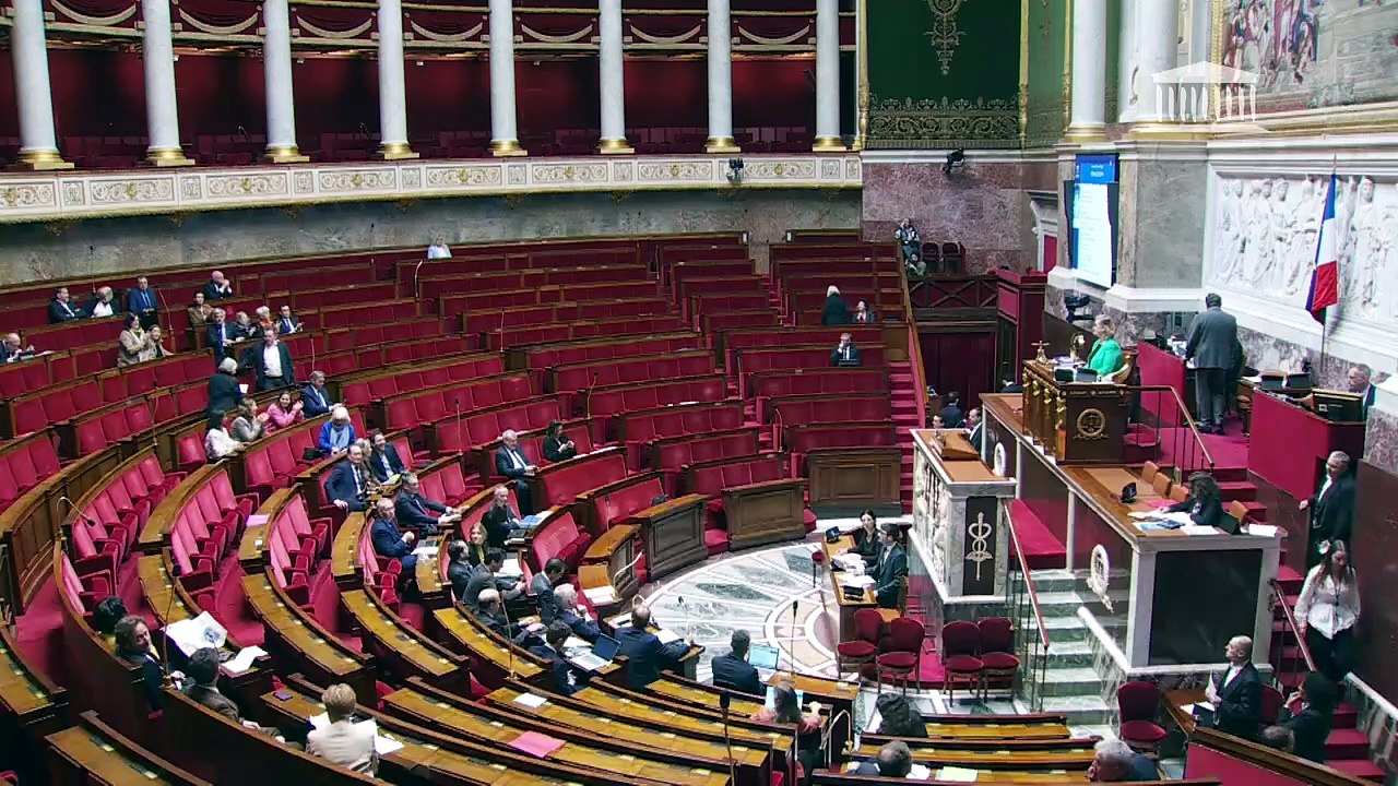 1ère séance : Permettre aux salariés de certains établissements et services de travailler le 1er mai ; Instaurer une procédure simplifiée de recouvrement des créances commerciales incontestées - Vendredi 10 avril 2026