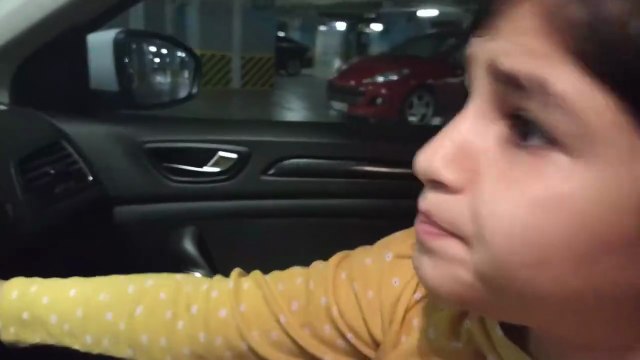 Melisa arabalı kötü maskeli adamdan kardeşini kurtarıyor _ polis _ polis arabası _ polis sireni
