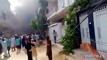Pakistan, aereo con 107 persone a bordo si schianta sulle case