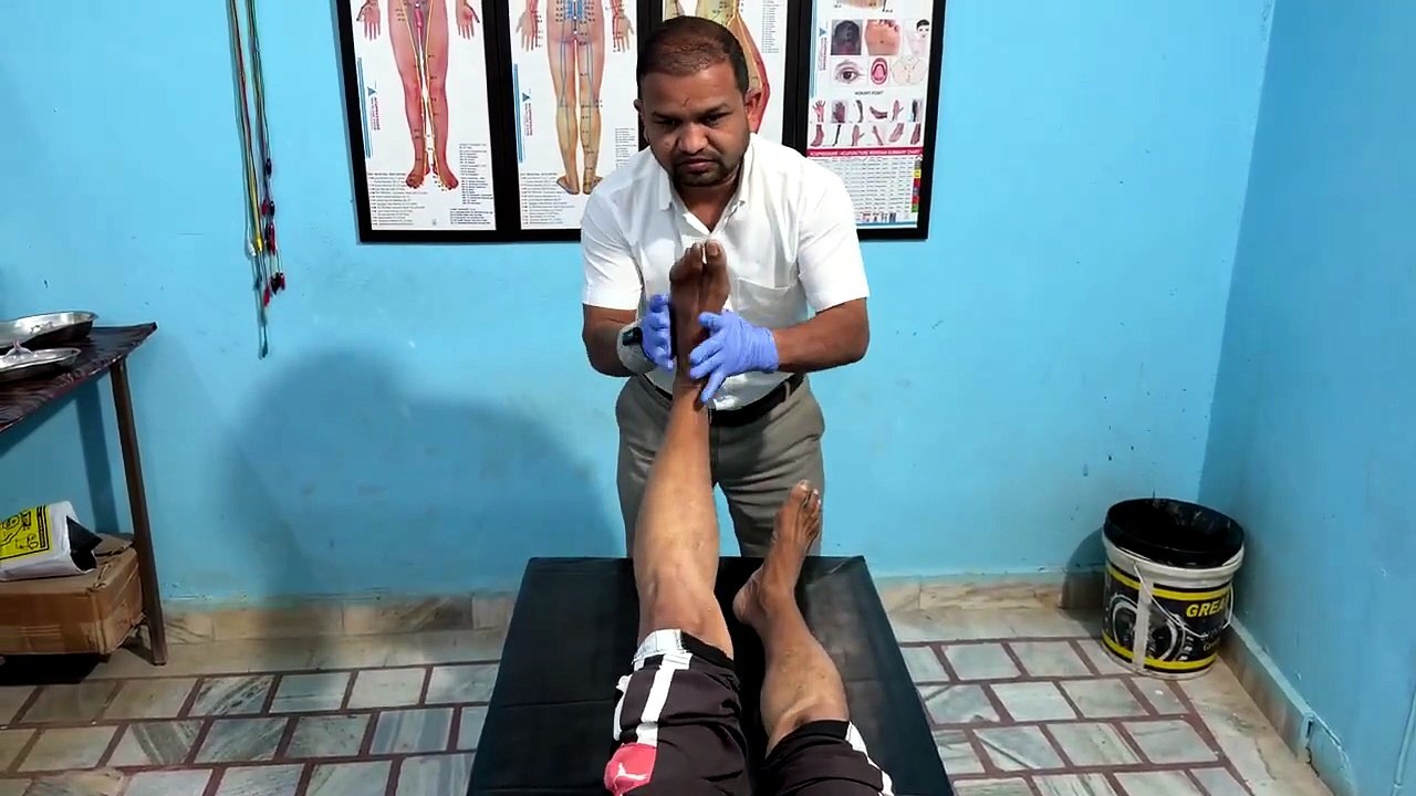 Knee treatment through cupping