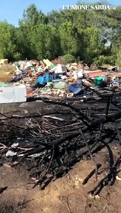 Selargius, ennesimo incendio nel campo rom a ridosso della 554
