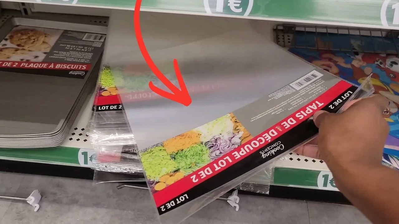 Accrochez une planche à découper du magasin à 1...