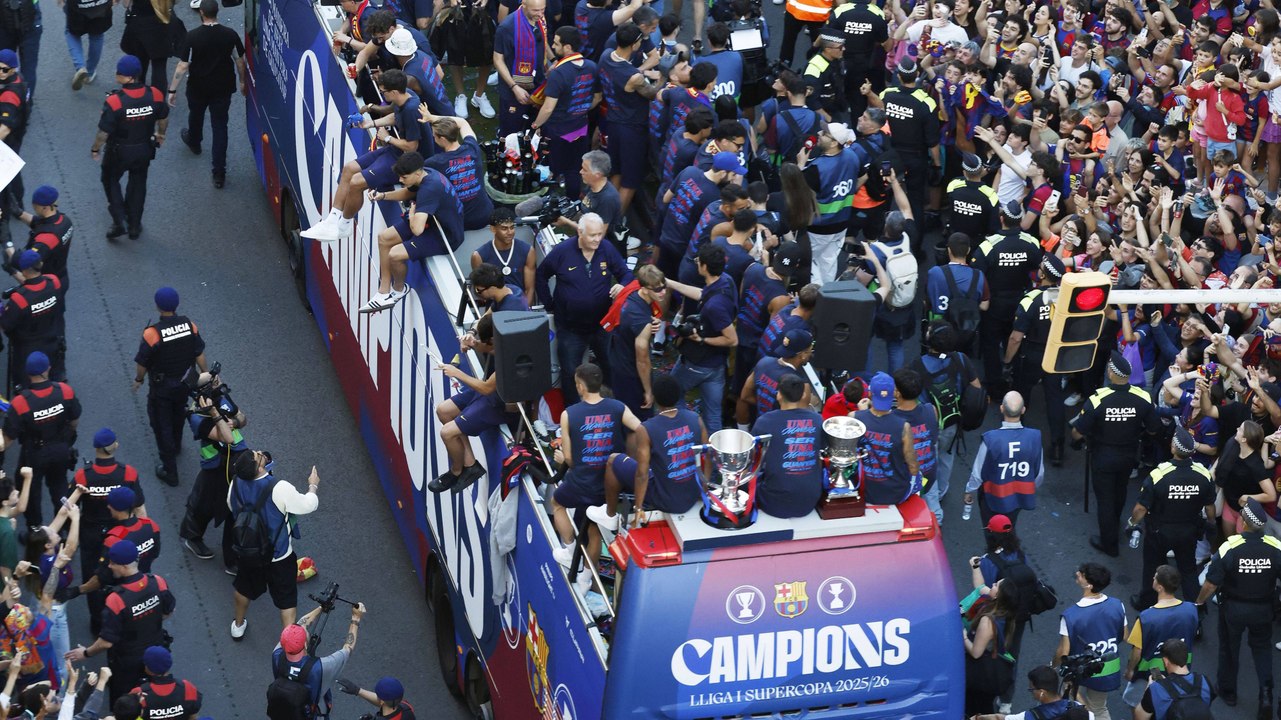 Lamine Yamal und Co. jubeln über Meistertitel: Barcelona feiert mit Busparade