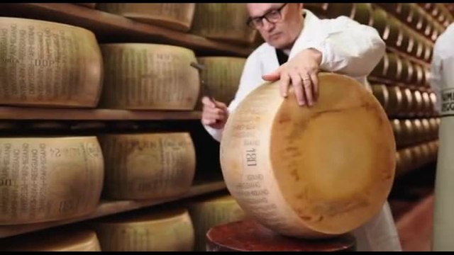 Parmigiano Reggiano a TuttoFood: export I trim +1,8%, focus formazione