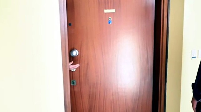 Rogo in via Alessandria a Bolzano, l'inquilina: Mio marito di 92 anni ? stato portato gi? con l'autoscala