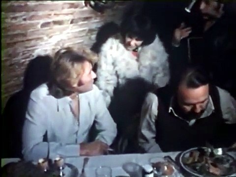 1979 - Johnny Hallyday - Johnny Discute avec des Fans dans un Restaurant à Toulouse (FR3 Midi-Pyrénées, 24 Février)