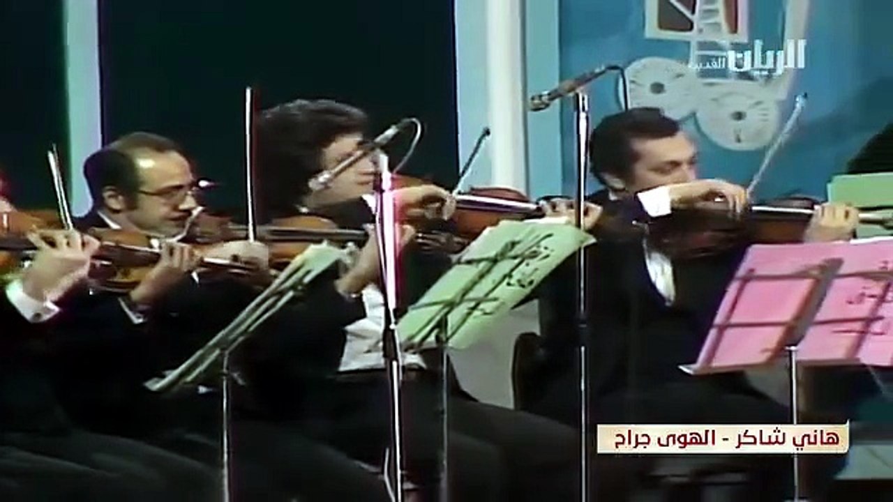 سلّم مدّيتله اليمين عاهدني وحلفنا اليمين لو حاصل مهما حاصل ما يفرّق بيننا واصل مخلوق ل