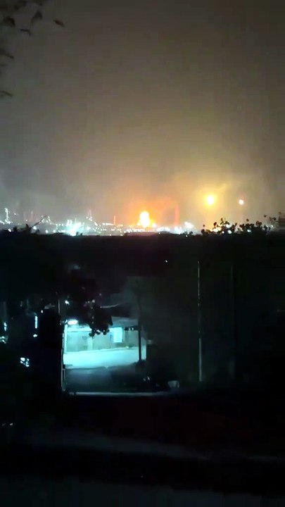 💥 Explosion et incendie dans une raffinerie à Salina Cruz, Mexique : au moins 6 blessés
