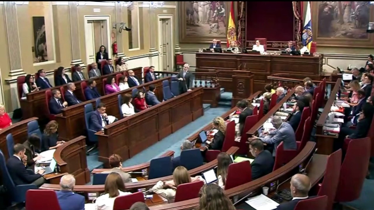 El Gobierno acusa a Clavijo de buscar "rédito político" tras acusarles de "ocultar" positivos