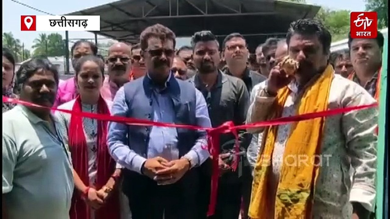 ऑपरेशन नसबंदी या श्वान संस्कार महोत्सव, जगदलपुर में कुत्तों की आरती उतारते नजर आए महापौर