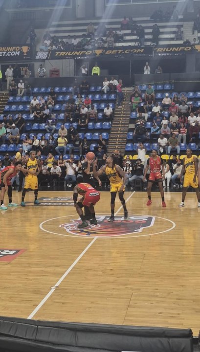 Victoria en la cancha: Espíritu dominicano y enfoque en el equipo