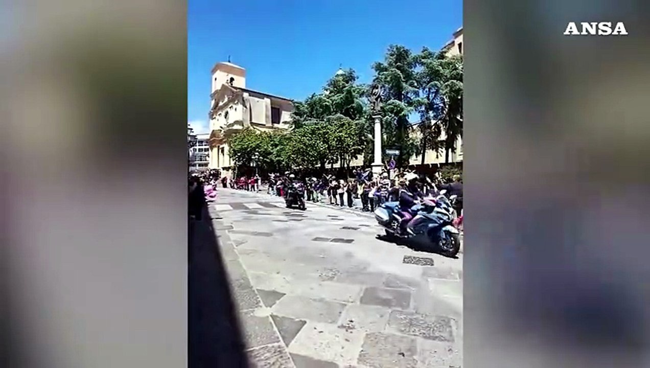 Giro d'Italia, la partenza della quarta tappa da Catanzaro
