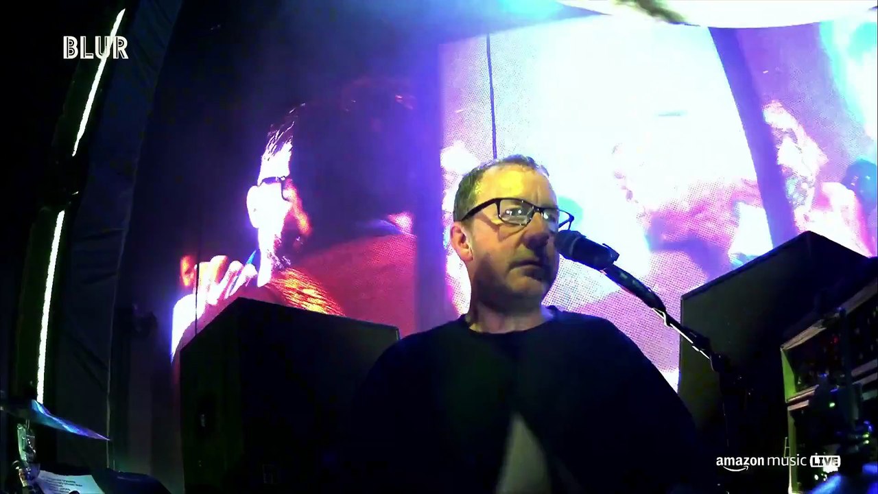 Parklife - Blur (live)