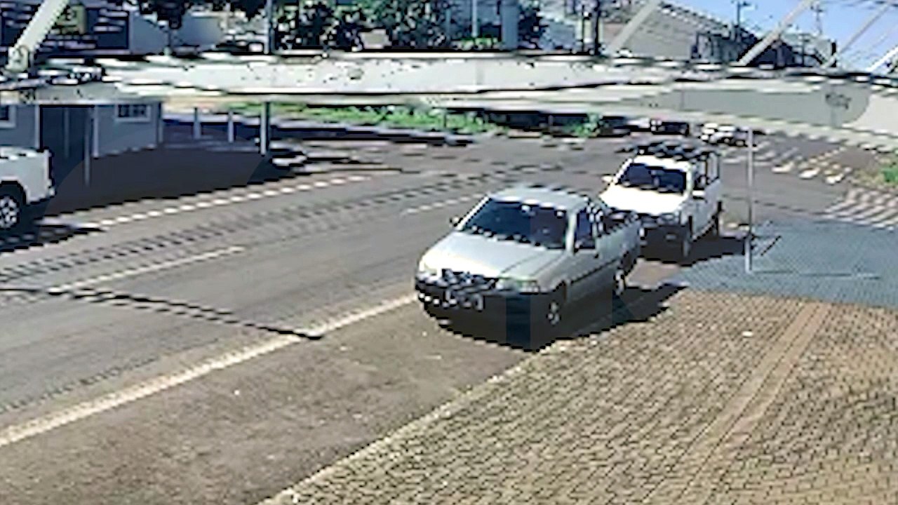 Veja como ocorreu forte acidente entre Etios e Fox em Cascavel