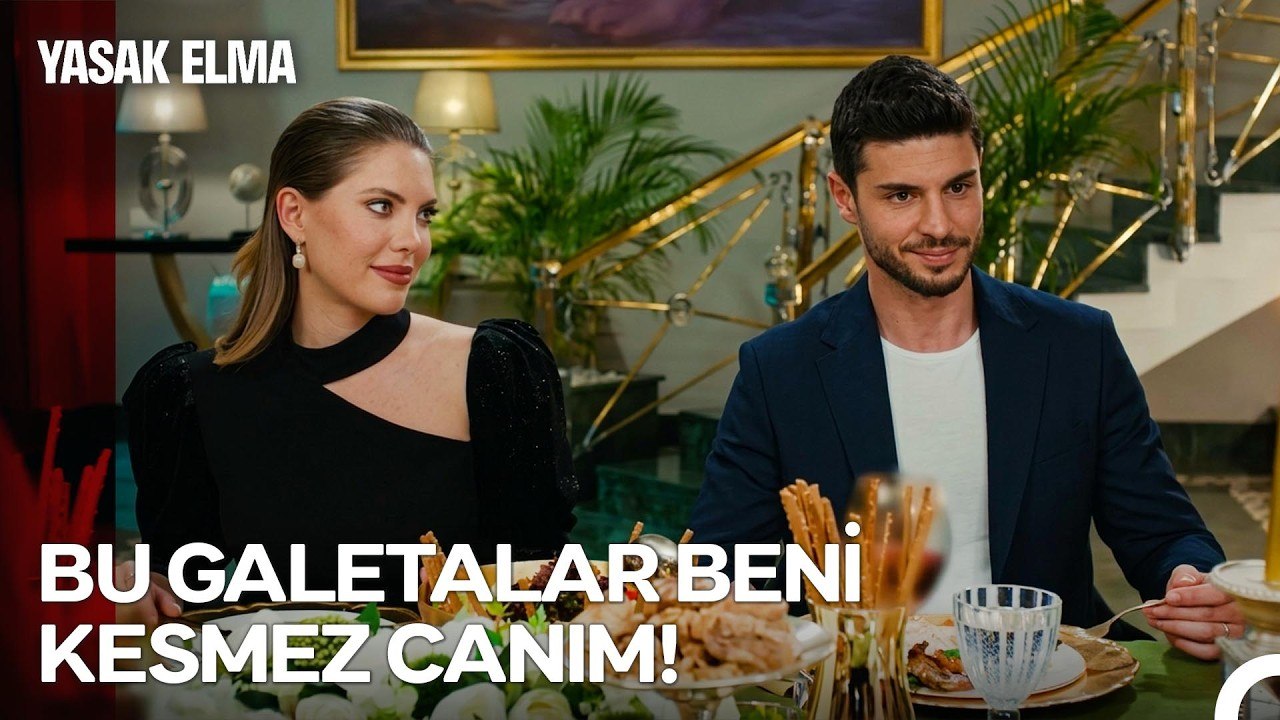 Şu Masanın Şıklığına Bak, Bir De Yediğimiz Şeye Bak! 🥖 - Yasak Elma