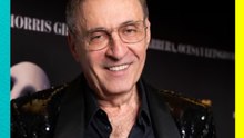 Morris Gilbert recibe un reconocimiento por sus 50 años de trayectoria en el teatro