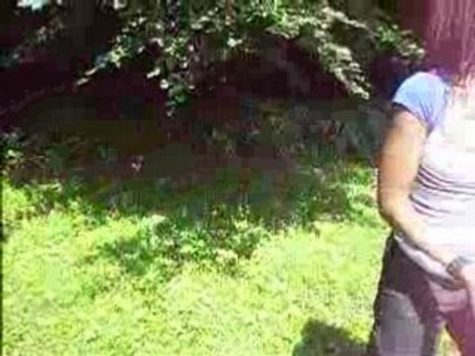 Laura-Mae se croit au cirque