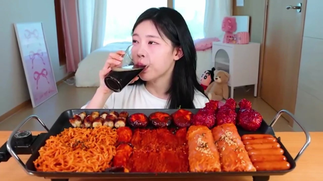 ASMR MUKBANG | Fire noodles, Fire Mushrooms, Korean Beef Large Intestine, Seasoned Chicken, Sausage