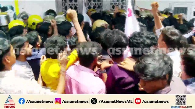 നീറ്റ് ചോദ്യപേപ്പര്‍ ചോര്‍ച്ചയില്‍ പ്രതിഷേധം; കണ്ണൂര്‍ പോസ്റ്റ് ഓഫീസിലേക്ക് എസ്എഫ്‌ഐ മാര്‍ച്ച്