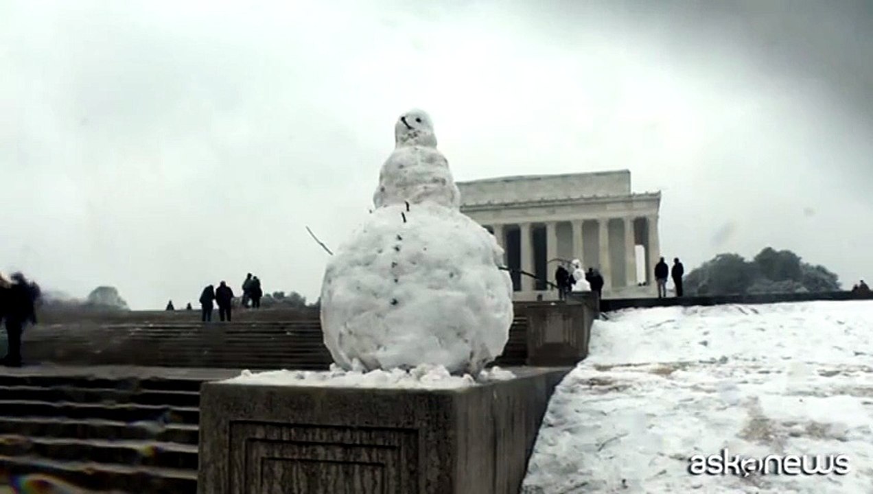 Washington, a Capitol Hill è guerra di....palle di neve