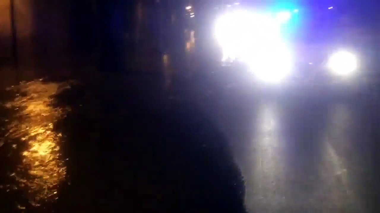 Cagliari, grossa perdita d'acqua in Viale Trieste