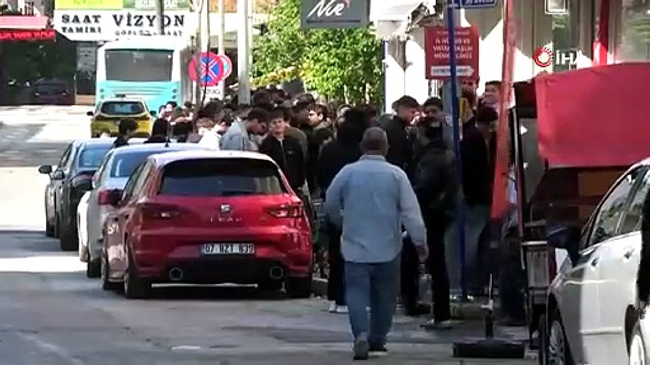 Sabah saat 06.00'da kuyruk başladı: Her şey 200 lira