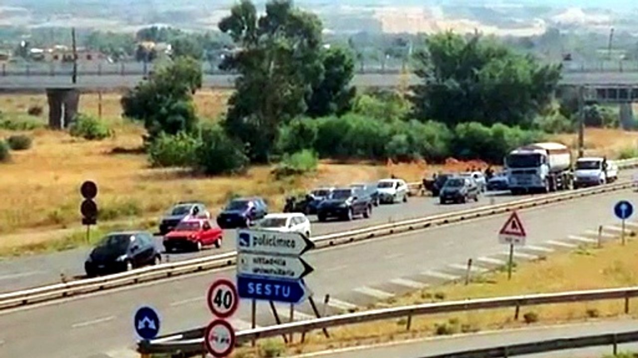 MAXI TAMPONAMENTO SULLA 554: DIECI AUTO COINVOLTE, TRAFFICO IN TILT