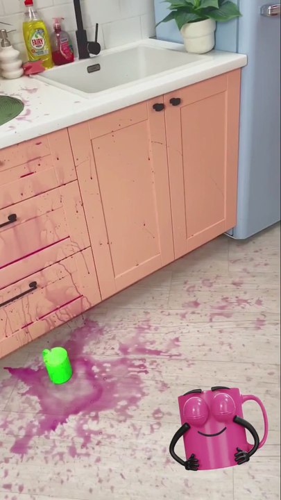 Acting like a cat to annoy my sister! 😼💥 #prank #funny