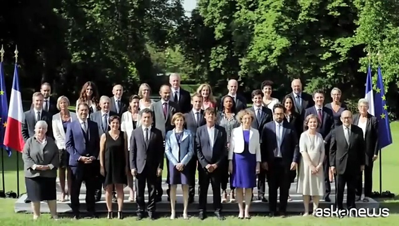 Francia, nuovo governo dopo dimissioni di alcuni ministri chiave