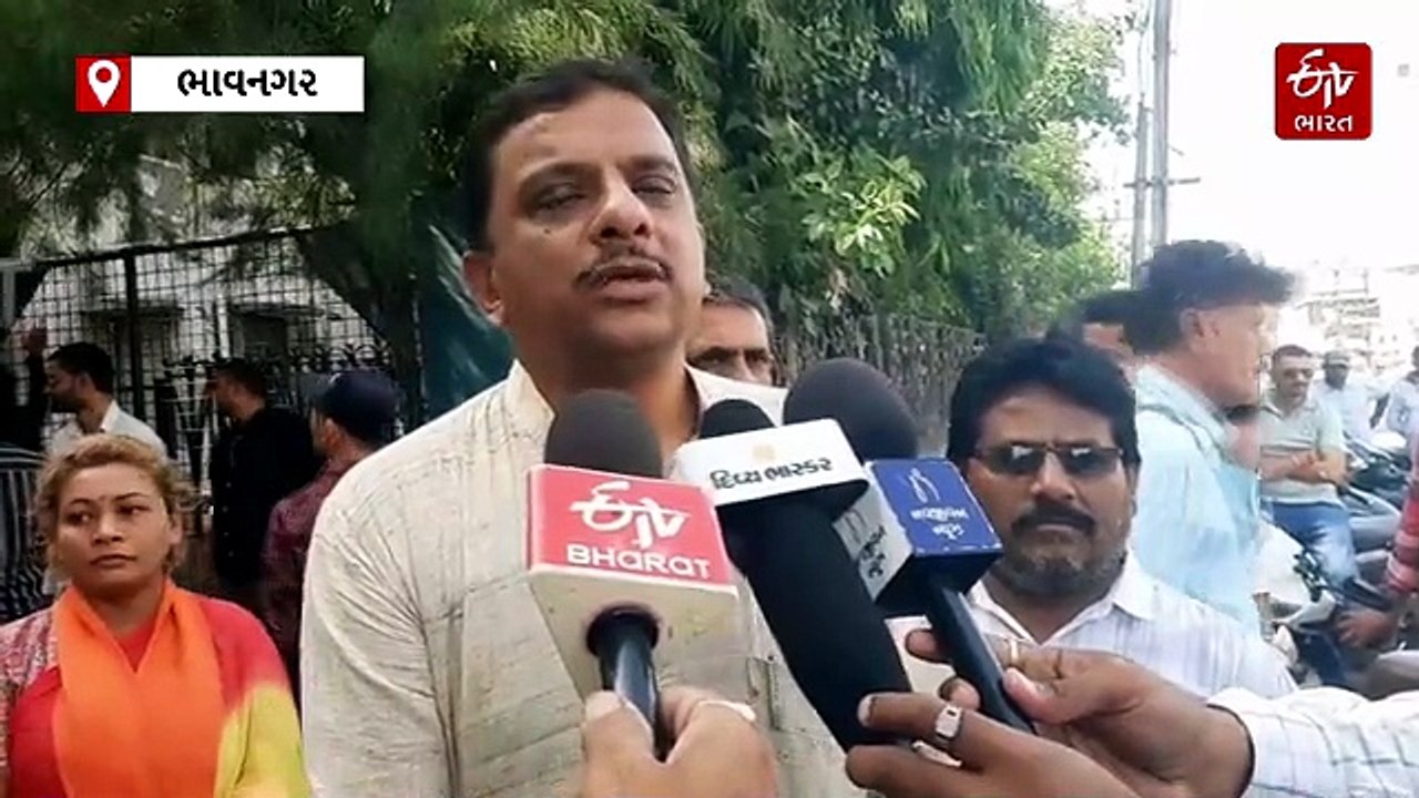 ભાવનગર: ફોર્મ ભરવાના સમયે ભાજપમાં ઉમેદવારમાં ફે...