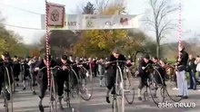 Praga vintage, invasa dai velocipedi per la gara autunnale