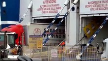 PAURA SUL TRAGHETTO LIVORNO-OLBIA, URTA UN CARGO E POI RIPARTE