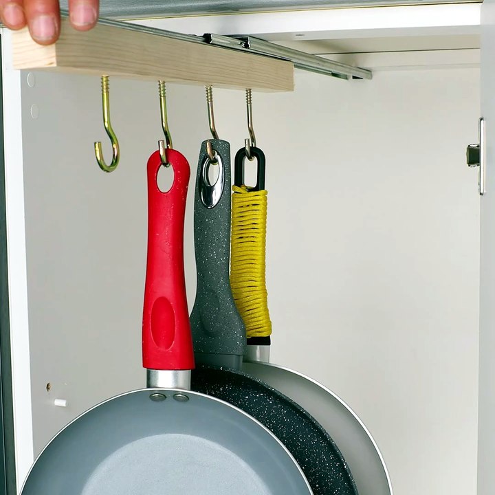 DIY hanging rack for pans 🛠️🍳