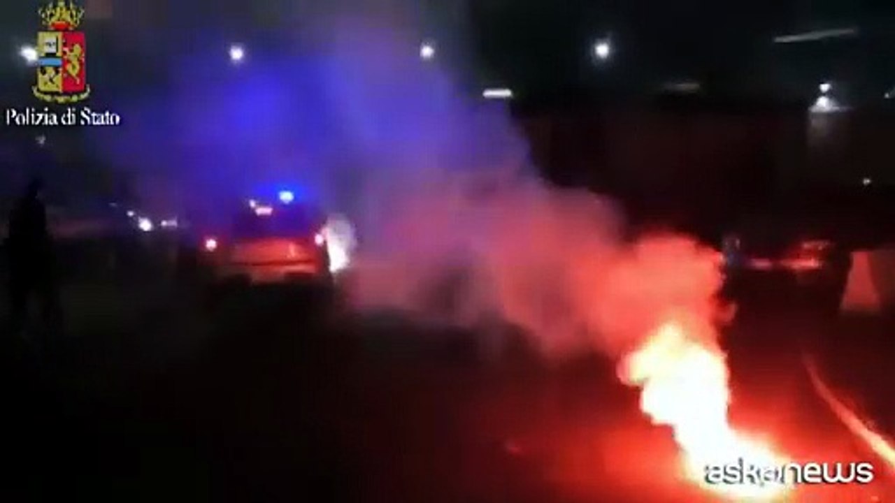 Vicenza-Padova, scontri tra ultras: le immagini della guerriglia