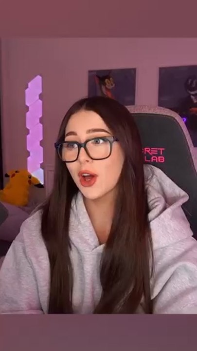 Who wants a turn? 🙋🏼‍♀️ #twitch #twitchclips #twitchstreamer #gamergirl #texttospeech #react #jokes #riddle #funny #twitchmoments #tts #pickupline
