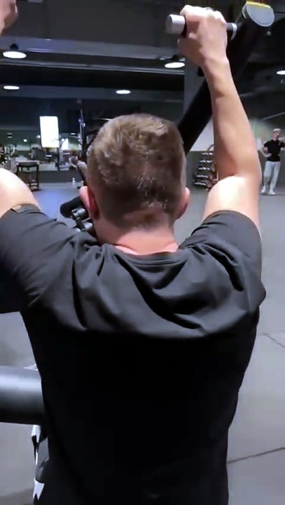 High Row (Slow Motion)