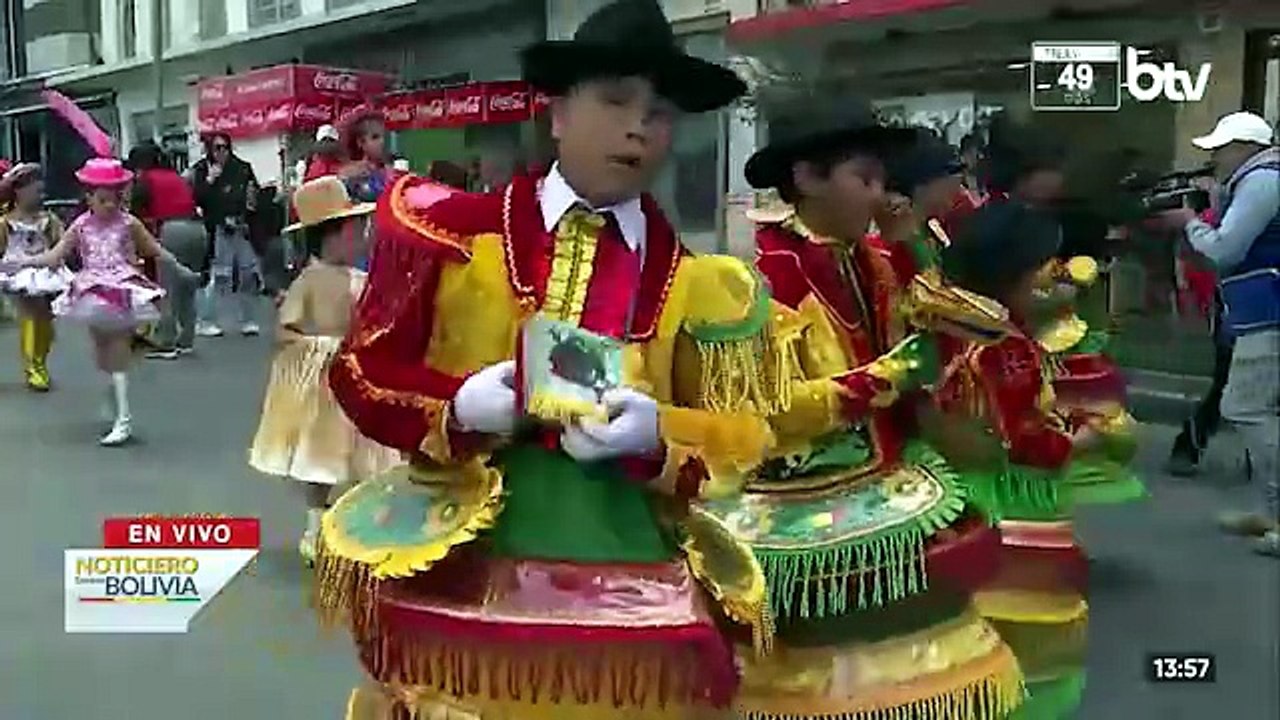 Mini entrada del Gran Poder celebró el Día del Niño en el centro paceño