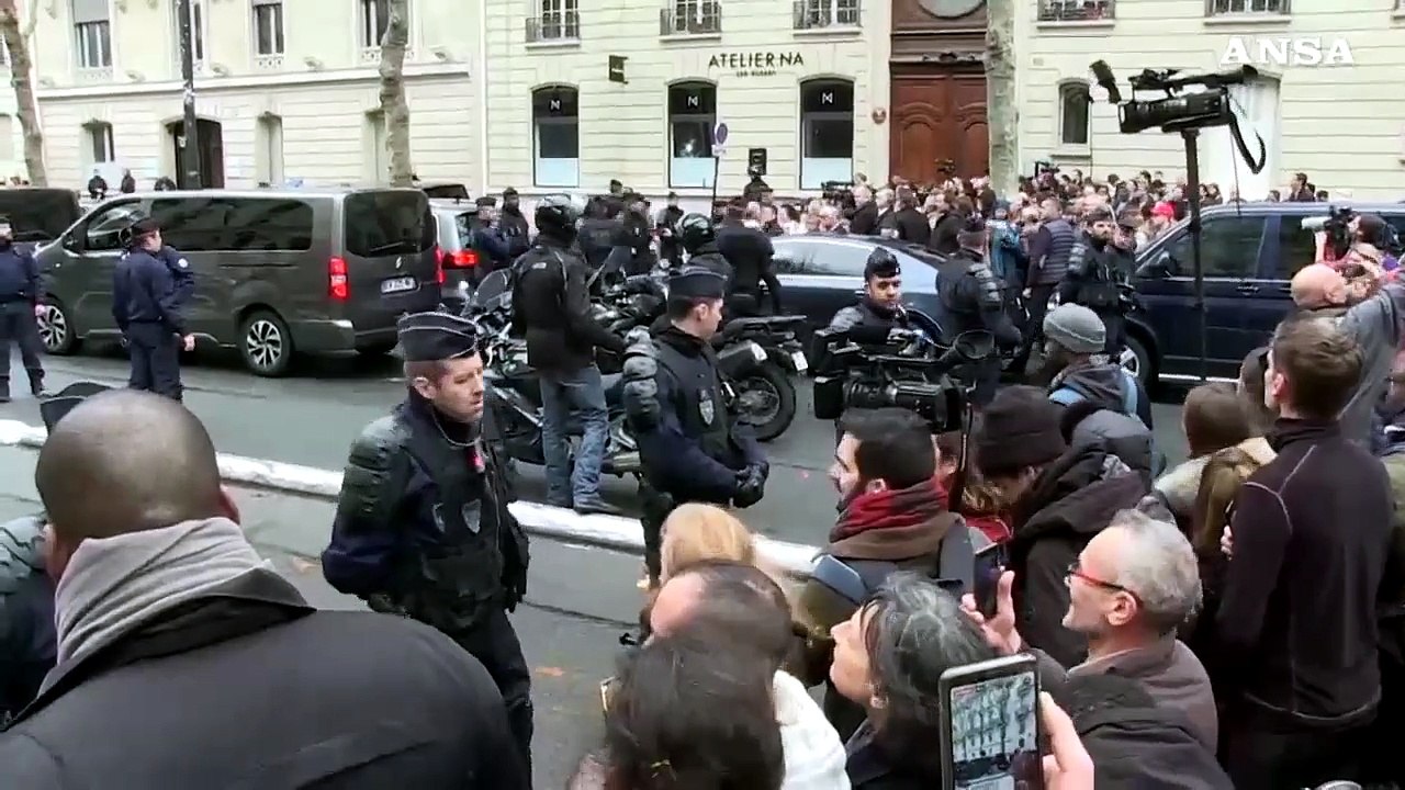 Pugno duro di Macron contro i violenti