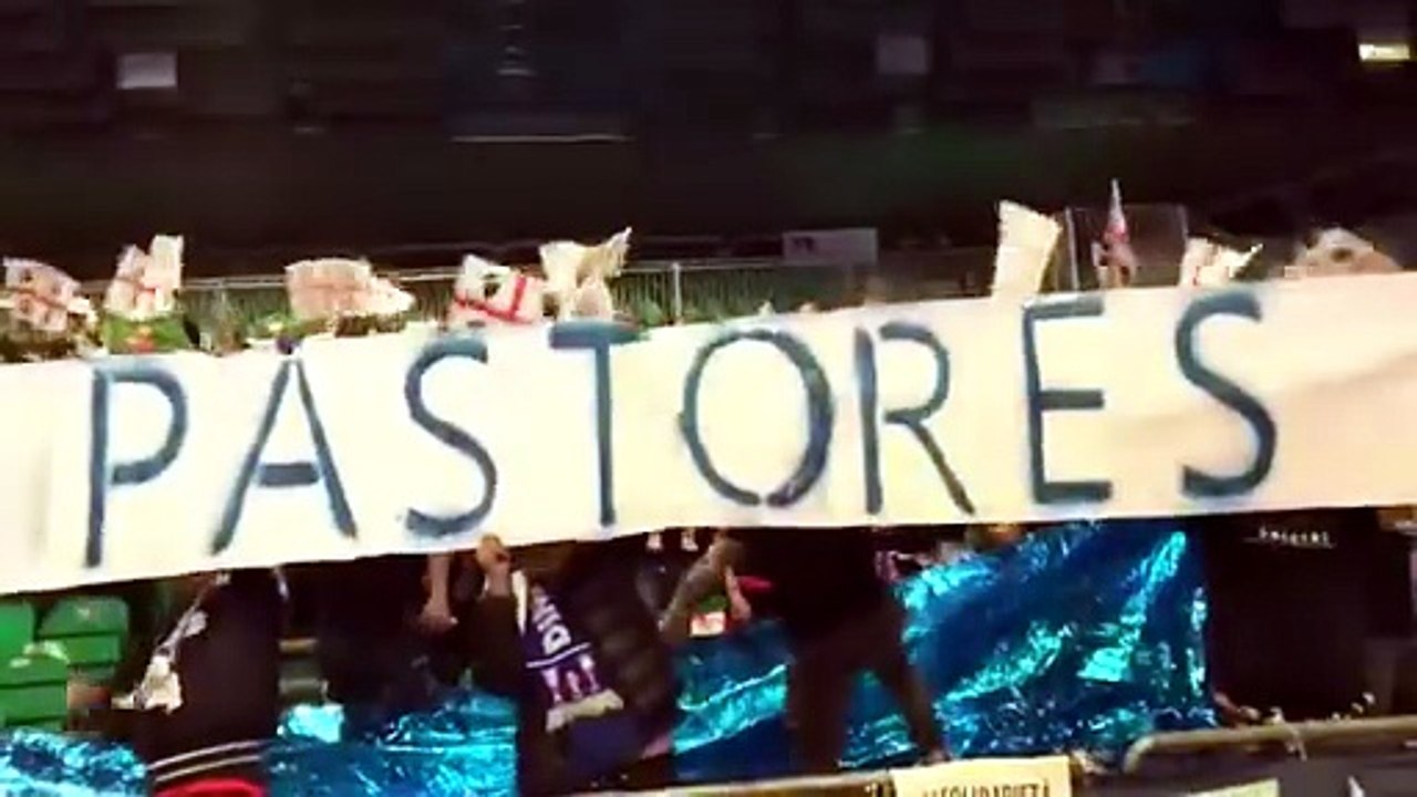 Dinamo, i tifosi al fianco dei pastori in lotta