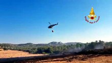 Olbia, incendio in un campo di sterpaglie