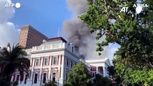 Sudafrica, in fiamme la sede ottocentesca del Parlamento