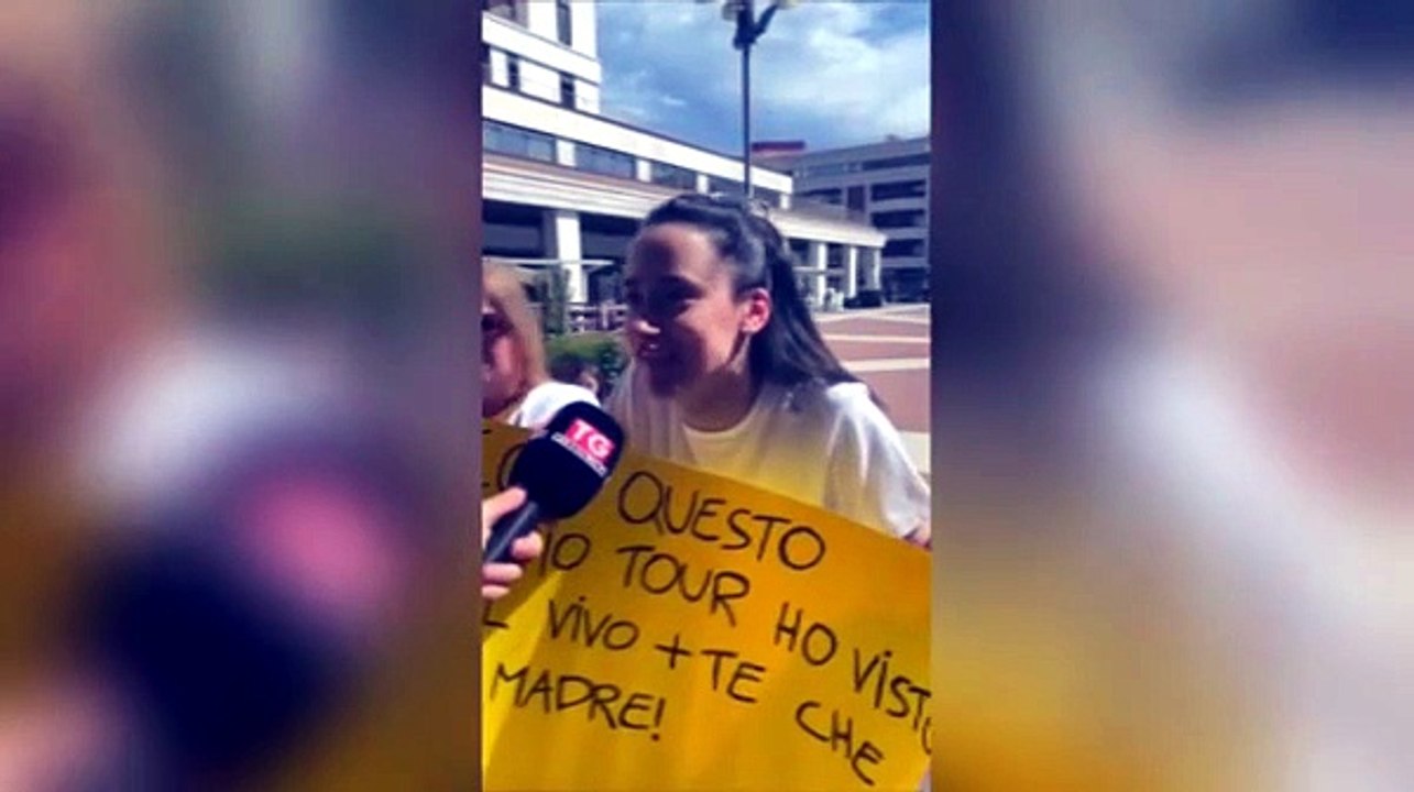 Laura Pausini a Radiolina, sale la febbre: fan in attesa dalla mattina in piazza L’Unione Sarda