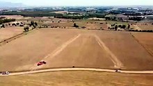 L'omaggio al Cagliari di un agricoltore, una gigantesca "A" in un campo di grano
