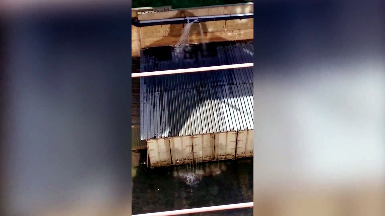 "Gigantesca perdita d'acqua, ma nessuno interviene"